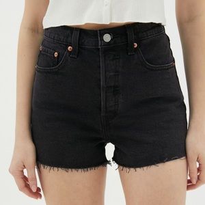 Levi’s ribcage denim short